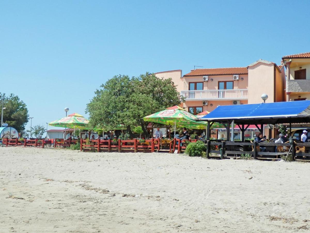 Apartments Real - 10 M From Sea Medulin Exterior foto