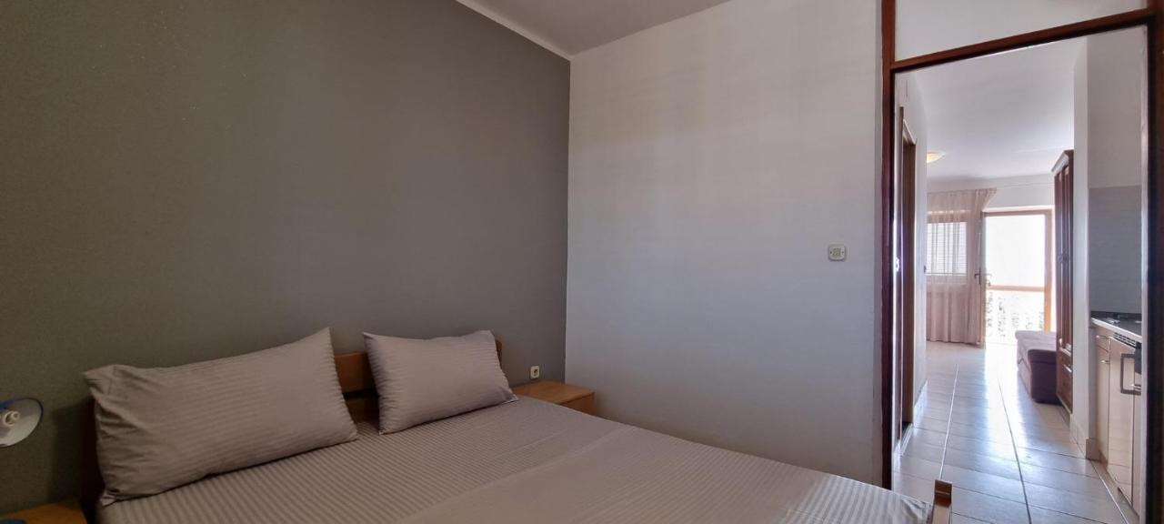 Apartments Real - 10 M From Sea Medulin Exterior foto